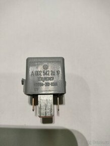 Relé Mercedes A0025422619