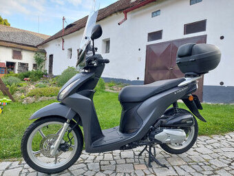 HONDA Vision 110 2017, ČR, plexi a kufr 5800km