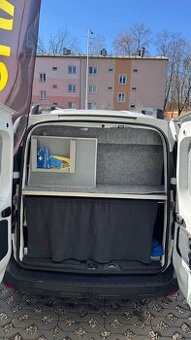 Dokker kempovací vestavba