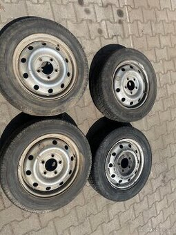 Kola 205/65 R16c Renault master
