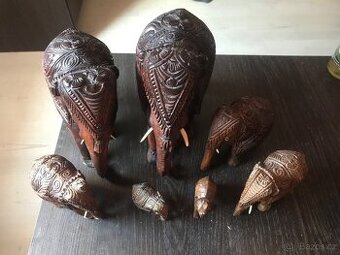 Ručně vyrezavane slony