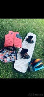 Wake board  Ronix  + vybavení