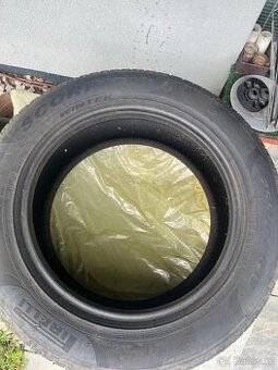 Prodám Zimní pneumatiky Pirelli 255/55 R19