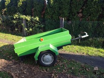Přívěsný vozík - rok výroby 1984 - zelená barva
