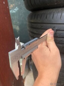 Original alu kola Opel 6Jx15 et43 letni pneu - 5,5 mm