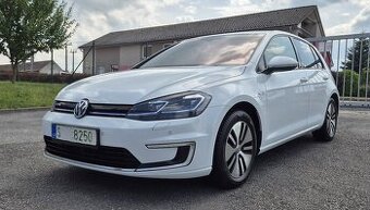 Volkswagen Golf VII e-Golf 1.majitel servisní kniha DPH