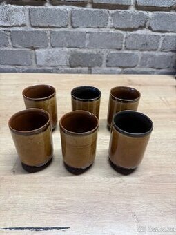 Sada 6 kameninových hrnků v hnědé glazuře