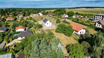 Prodej stavebního pozemku 1148 m² Týnec nad Labem - 1