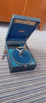 Gramofon na renovaci