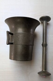 Krásný mosazný hmoždíř