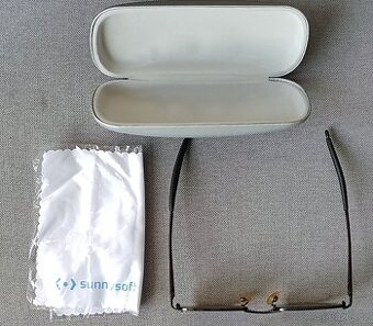 Sluneční brýle s pohledem dozadu