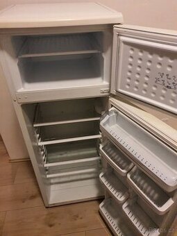 DOPRAVÍM -  lednice s horním mrazákem