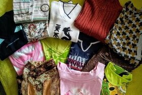 Dámské - dívčí oděvy. Vel. S - M - L. Dobrý stav 