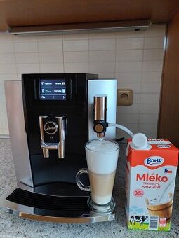 Kávovar Jura E8 Stříbrný