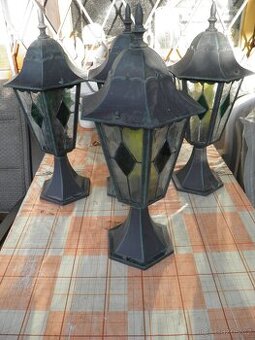 ČTYŘI VENKOVNÍ  KOVOVÉ LAMPY MASSIVE