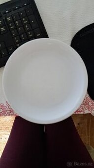 Porcelanove talire dezertni