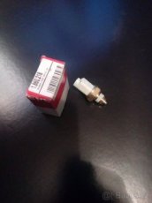 Prodám spínač zpátečky EPS citroen berlingo, C2,C3