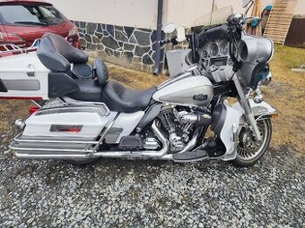 Harley Davidson Electra Glide FLHTCU