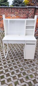 Pracovní stůl Micke