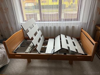 Elektrická polohovací postel
