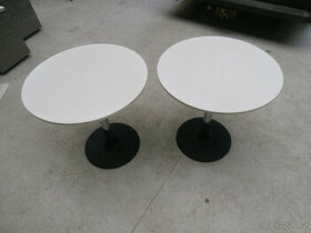 Stůl kulatý, stolek na kovové noze 800 kč