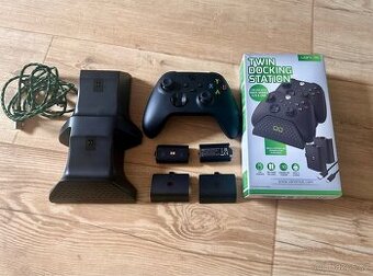 Xbox ovladač a nabíjecí stanice