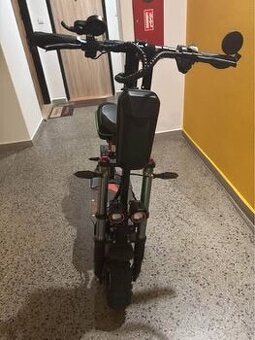 Terénní elektrický skútr se sedátkem 6000W 60V 38AH 85KM
