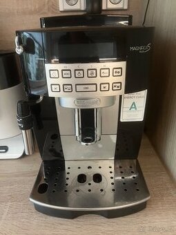 Kávovar DeLonghi - Magnifica S Plus