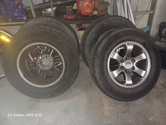 toyota Landcruiser 120 kompletní kola