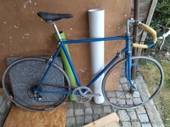 Favorit na renovaci nebo díly