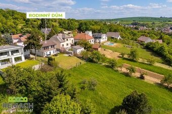 Prodej, rodinný dům, 1859 m2 + podíl na pozemcích o rozloze - 1