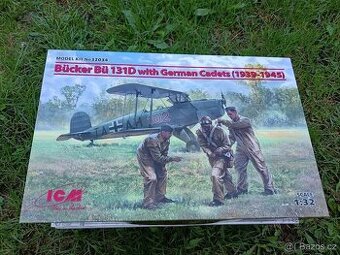 Model letadla Bücker Bü 131D with German Cadets 1:32