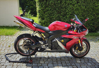 Yamaha R1, 10/05, RN12, 43tis km, Arrow, pěkná
