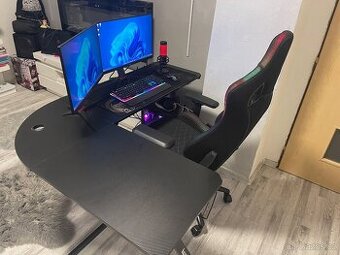 Herní pc + celkově slušné vybavení