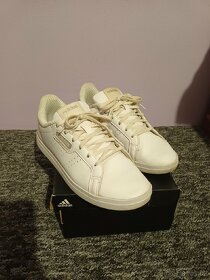 Bílé tenisky značky Adidas vel. 37