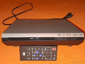 DVD přehrávač TESCO na náhradní díly + dálkový ovladač