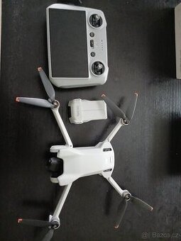 dron DJI Mini 3