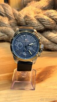 Hodinky Tommy Hilfiger TH320 