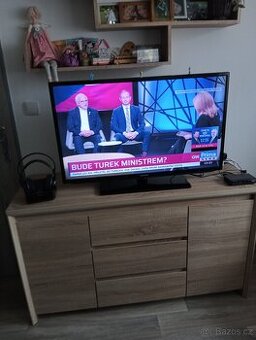 LED TV SAMSUNG, boxTESLA-300 a sluchátka SONY MDR RF855RK