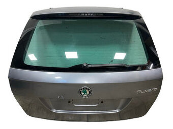Páté dveře šedá metalíza LF8L Škoda Superb 2 kombi r.v. 2010