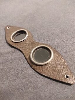 Staré obranné brýle