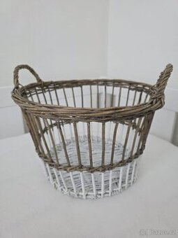 Hnědo-bílý koš / dekorace