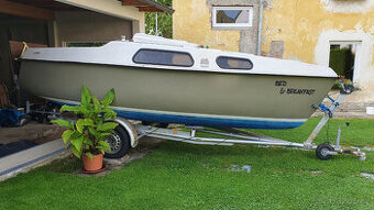 Kajutová loď BWC Flying Cruiser C po renovaci