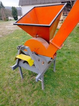 Štěpkovač za traktor
