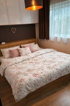 Ložnice - manželská postel s úložným prostorem