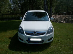 Opel Zafira, 1,8 benzín,88kW,7míst,automatické klima,tažné