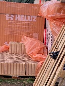 Prodám cihly Heluz UNI 30