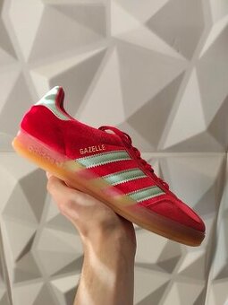 adidas Gazelle red