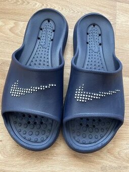 Pantofle NIKE 40 tmavě modrá