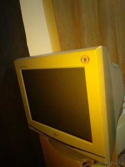 CRT monitor LG FLATRON F700b
